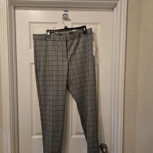 Amanda & Chelsea Gray Checkered Women's Trousers